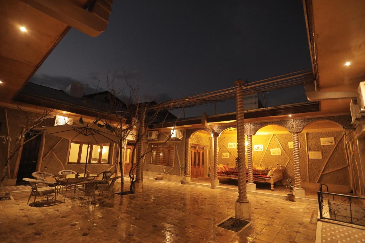 "S E A S O N S" Apartment Samarkand Exterior photo